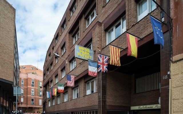 Отель Catalonia Park Putxet вид на фасад