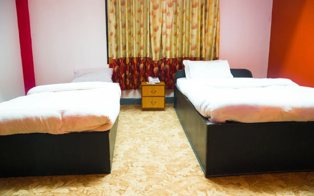 Hotel Maroon