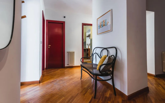 Maddalena Classic Apartment by Wonderful Italy