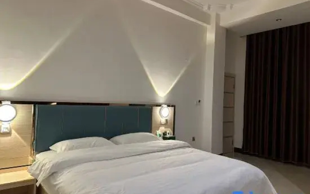 Star River Bay Hotel, Baise