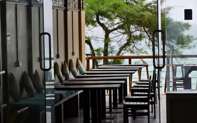 Trinco Beach Hotel