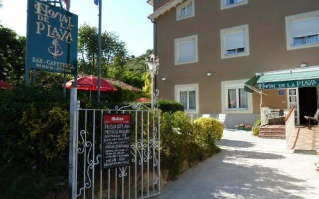 Отель Hostal La Playa вид на фасад