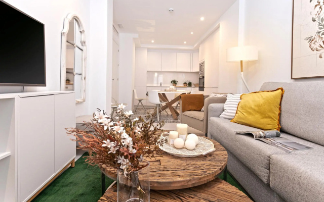 Pretty Two-bedroom Apartment Near the Cathedral Zacatin 203