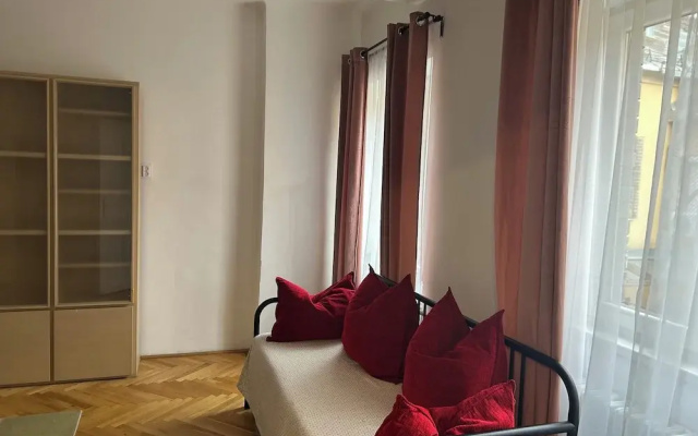Diamond Astoria 4, Quiet Apartment