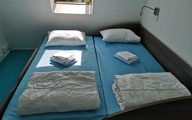 Auberge De Jeunesse DOrleans Et CRJS