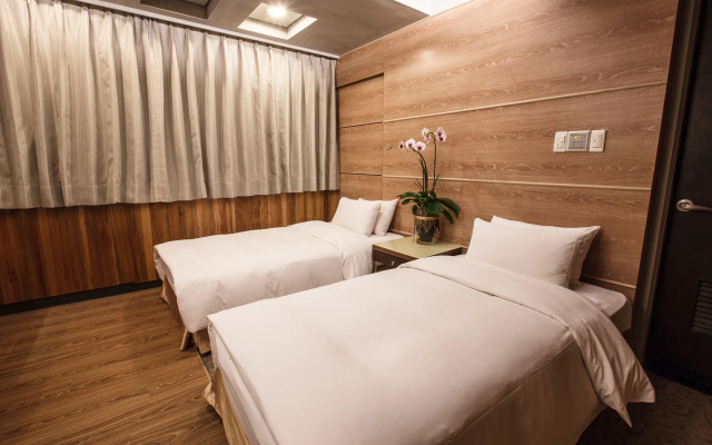 CHECK inn Express Taichung FengChia