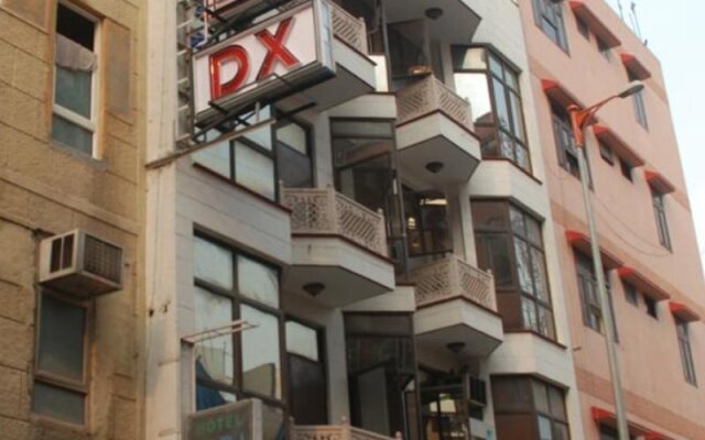 Hotel Baba Deluxe вид на фасад
