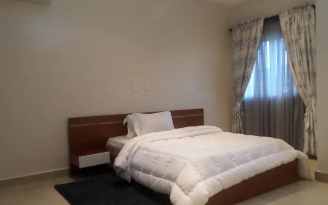 Gloriana Apartments