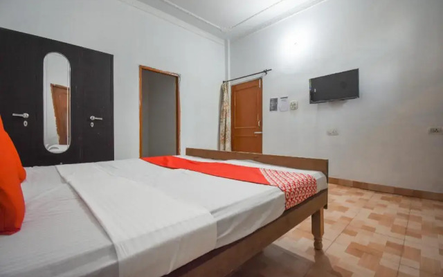 Grand Red Villa by OYO Rooms