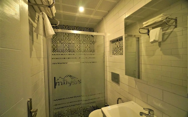 Milyos Hotel