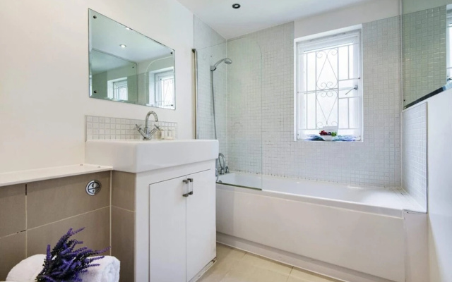 Homely Brompton Park Apartment