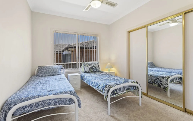 Fingal Street, 10