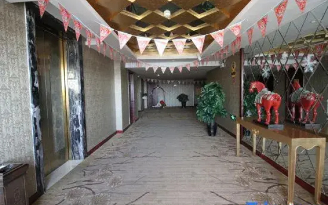 Kaedes Royal Palace International Hotel