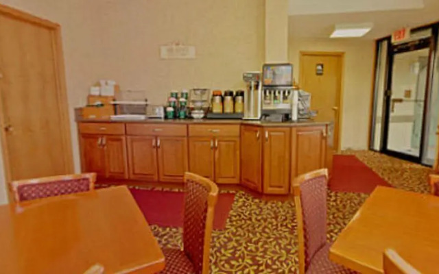 Best Western Weedsport Inn