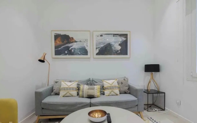 w Warm 1BR in the Vibrant Chueca Neighborhood