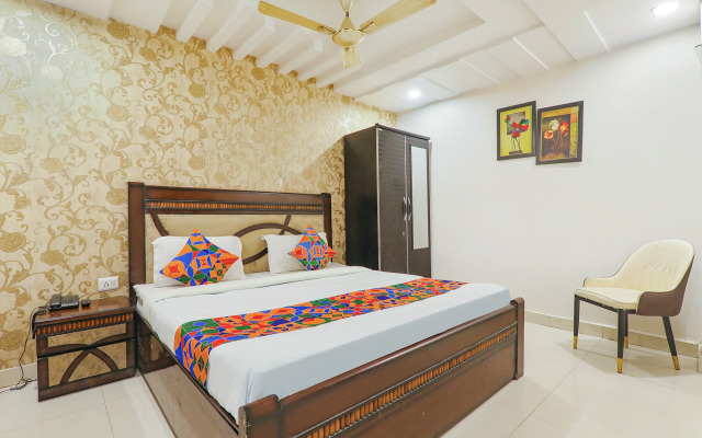 Fabhotel The Villa