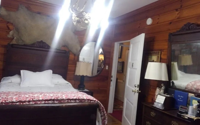 The Inn At Brevard - Bed And Breakfast - Adult Only