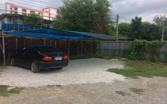 Thanya Mansion