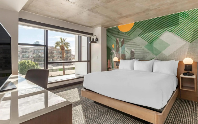 Cambria Hotel Downtown Phoenix Convention Center