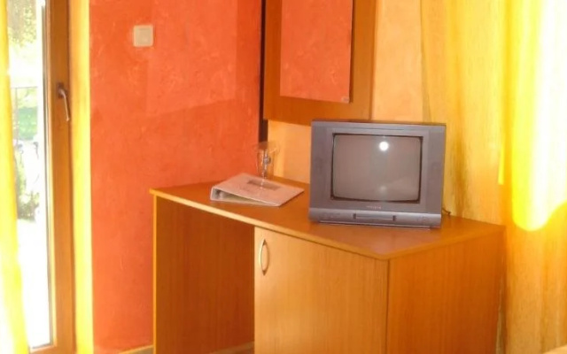 Friends Family Hotel