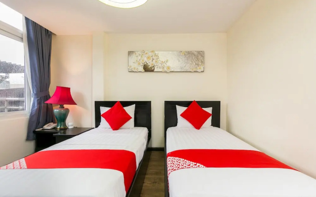Oyo 438 Small Bay Hotel