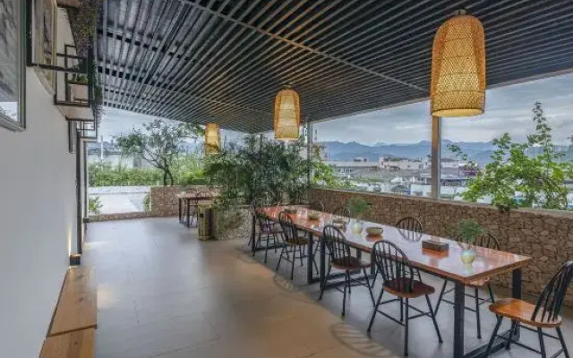 Home Inn Subai Cloud Hotel (Lishui High Speed Railway Station Jiefang Street Store)