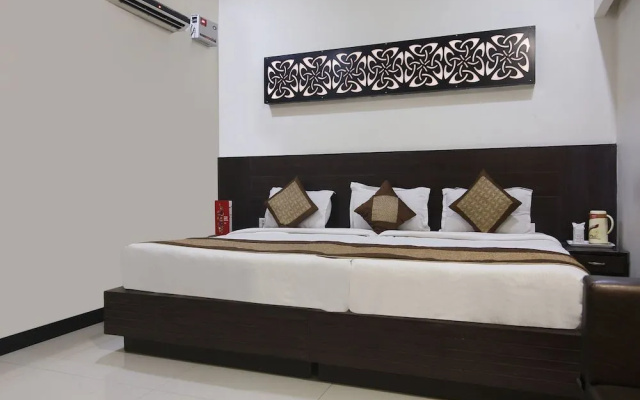 Capital O 4012 Hotel Agra Cantt