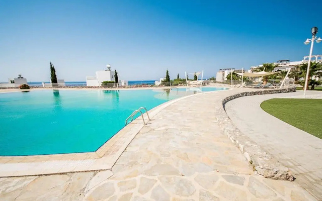 Boutique seafront apartment