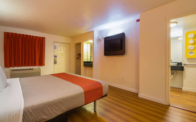 Motel 6 Garland, TX - Northeast Dallas