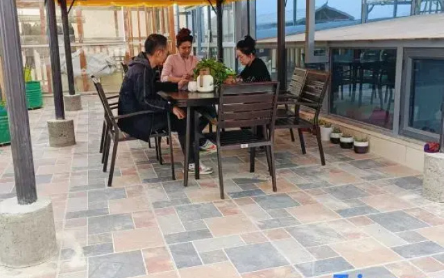 Junren Yizhan · Shushu's Boutique Homestay (Kashgar Donghu Park)