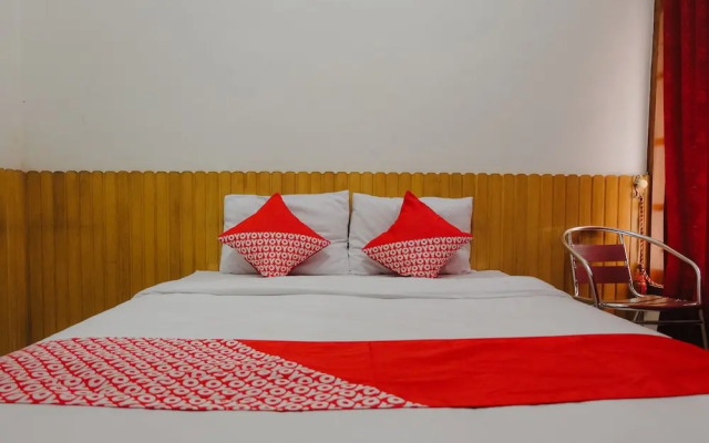 OYO 2060 Adam's Apple Family Guest House