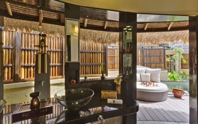 Отель Banyan Tree Vabbinfaru Мальдивы, Северный атолл Мале - отзывы, цены и фото номеров - забронировать отель Banyan Tree Vabbinfaru онлайн вид на фасад