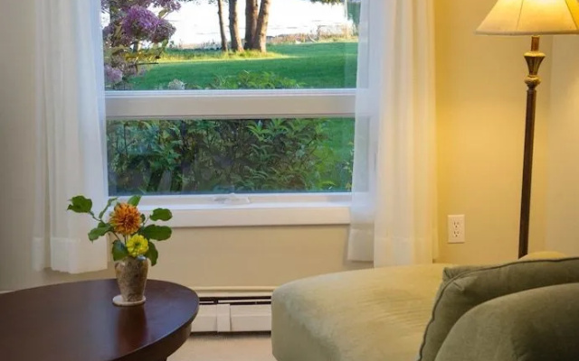 Ann's Point Inn