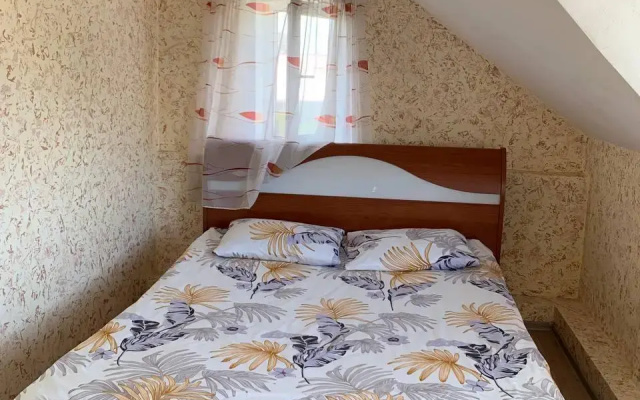 Дом с бассейном и баней