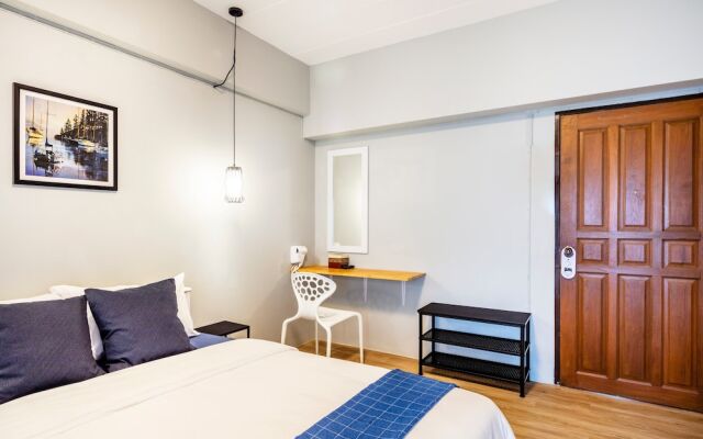 Апартаменты Penyos Service Apartment Бангкок комната для гостей