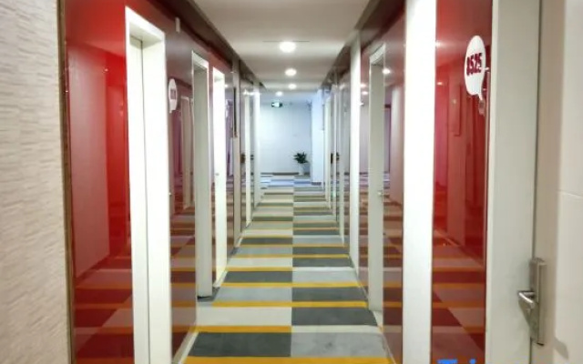 Shell Hotel (Ningbo Lishe Airport Yadu Subway Station)