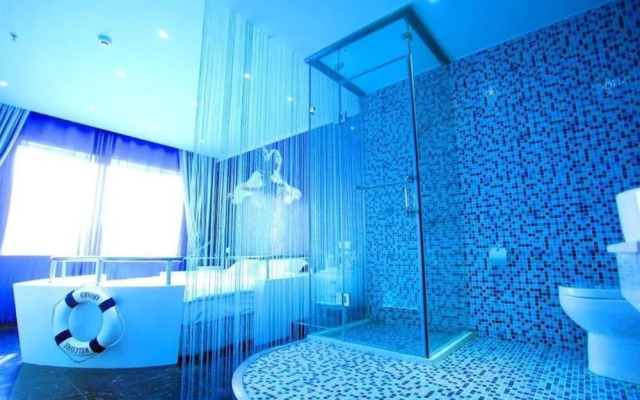 Love in a Fallen City Theme Hotel