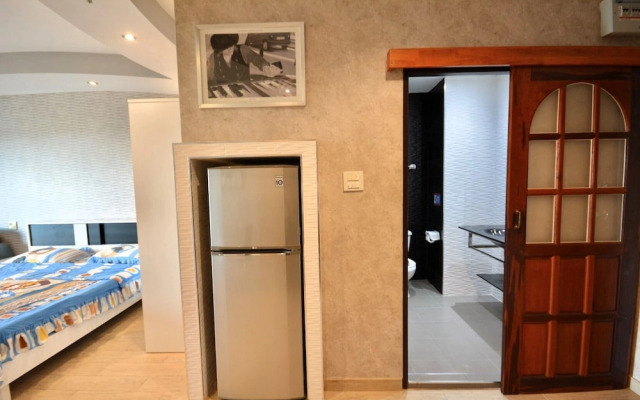 Sea-view Studio With Large Balcony - Bright and Spacious