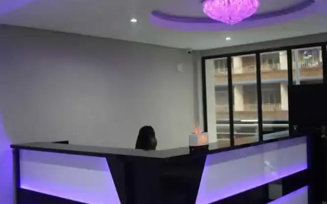 Hayat Hotel 94Juta