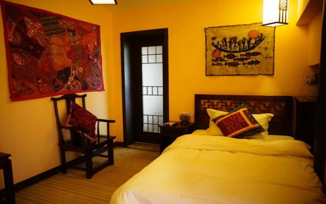 Lijiang Wangjia Courtyard Inn
