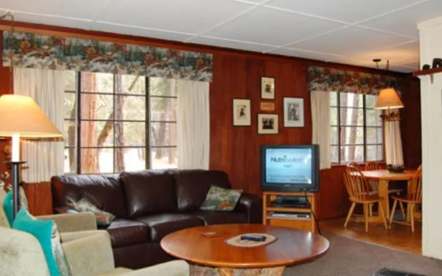 RedAwning Cabin #1B Bear Den