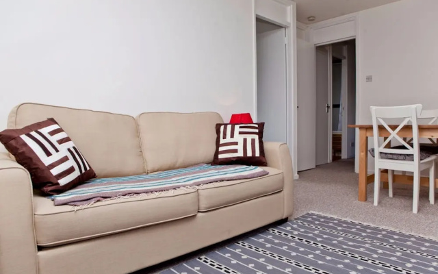 Warm East London Apartment - Sleeps 4