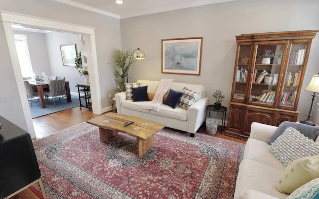 Terrific Family Townhouse + Parking x 2 Cars