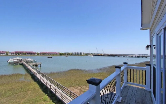 124 Waters Edge