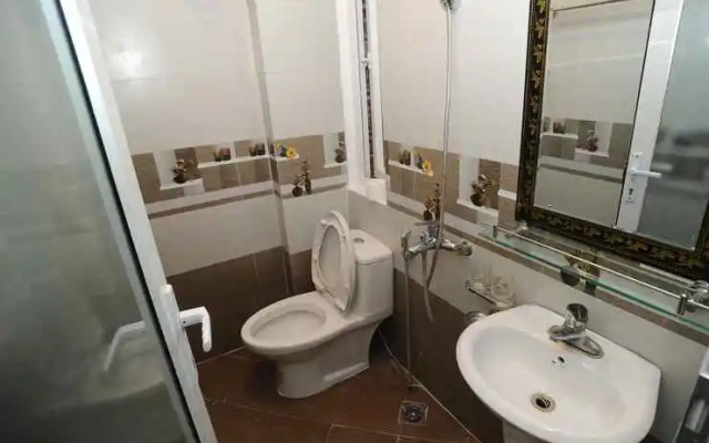 Ruby Lakeview Homestay