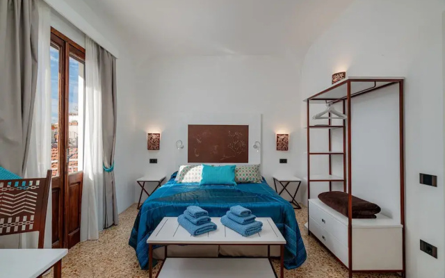 Sorella Luna Room Boutique