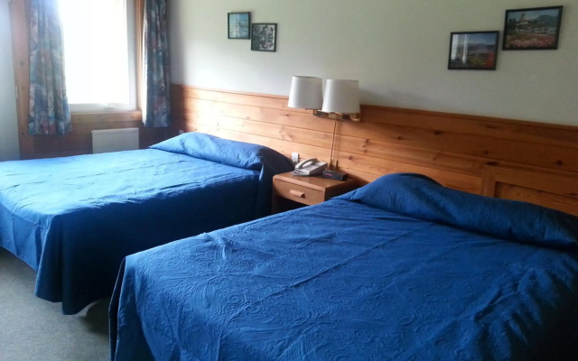 Quiet Bay: Lakeside Escape