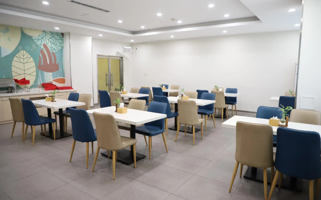 Hanting Hotel Jinan Railway Station Square