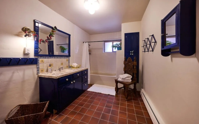 Loba Luna Bed and Breakfast, LLC