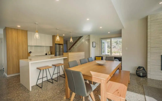 Baileys Beach House